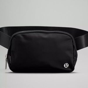 Lululemon Everywhere Belt Bag